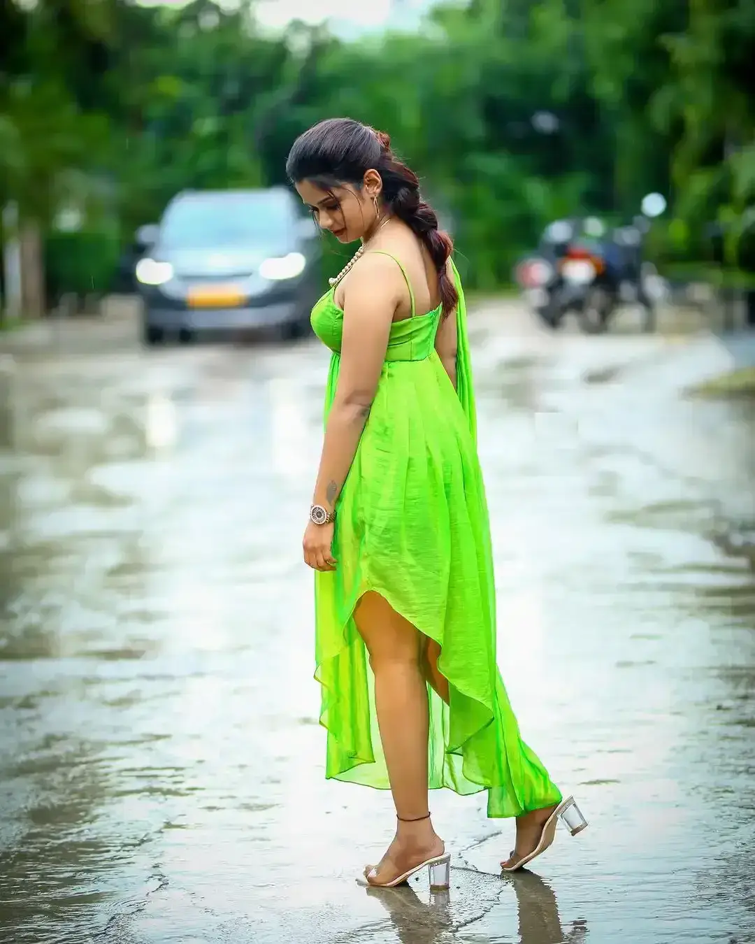 Indian Actress Ariyana Glory In Sleeveless Green Dress